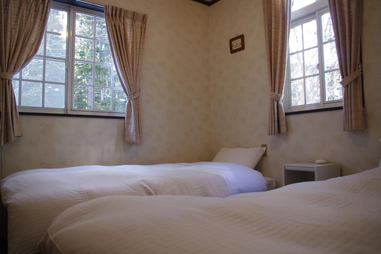 Sunny Side Hut Bed & Breakfast Hakuba Eksteriør bilde